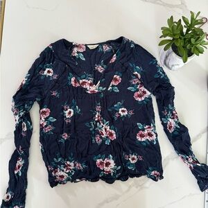 Aeropostale casual  floral v-neck longsleeve summer spring blouse garterized hem